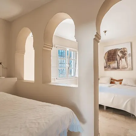 Stunning Townhouse Retreat In La Heredia Rdr486 Holiday home *